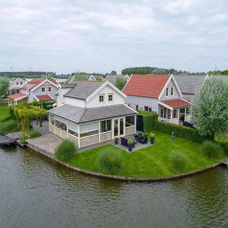 Holiday home On The Water With Veranda *