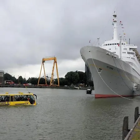 Nyaraló In South Holland With Private Jetty