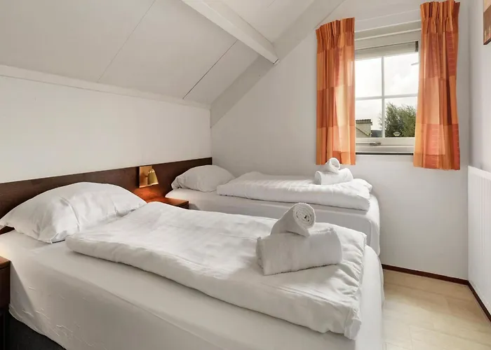 In South Holland With Private Jetty Simonshaven