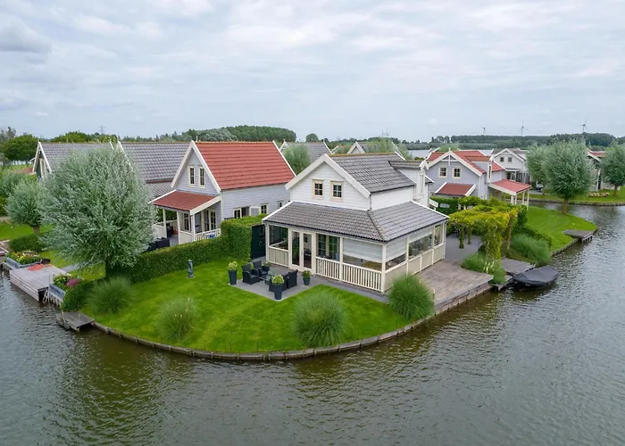 In South Holland With Private Jetty