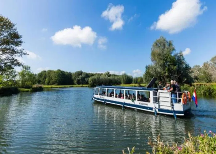 In South Holland With Private Jetty Сasa de vacaciones Simonshaven