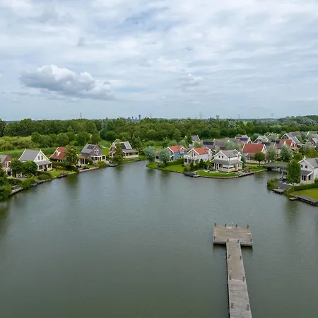 In South Holland With Private Jetty Semesterbostad Simonshaven