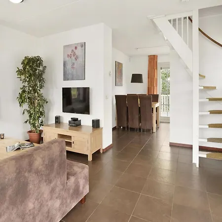 In South Holland With Private Jetty * Simonshaven