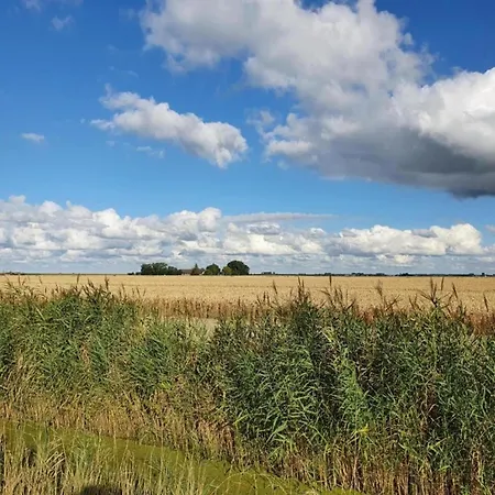In South Holland With Private Jetty Simonshaven