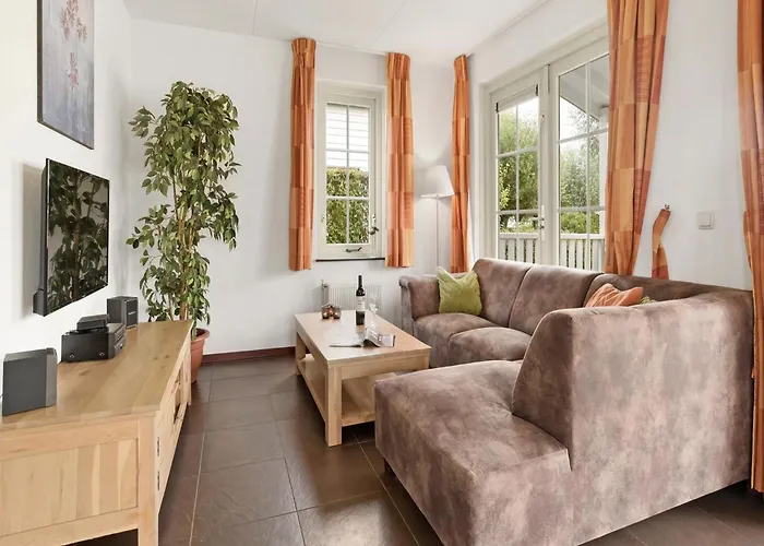 In South Holland With Private Jetty بيت للعطل *