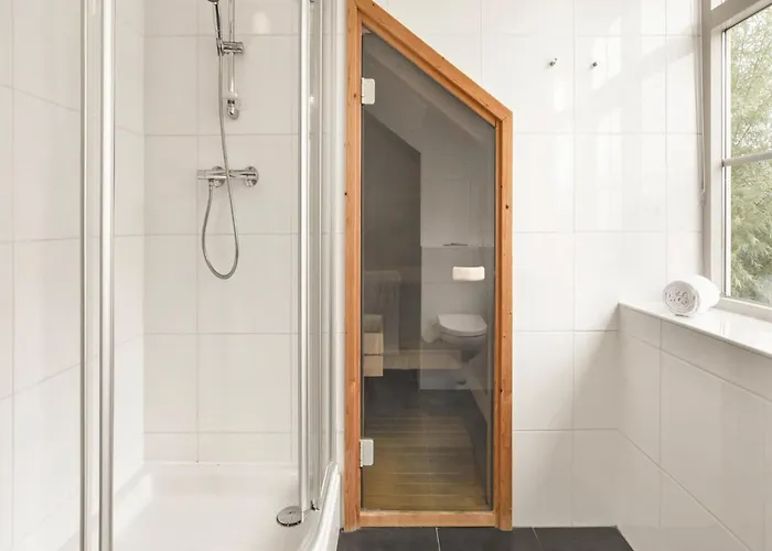 بيت للعطل In South Holland With Private Jetty Simonshaven