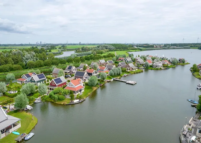 In South Holland With Private Jetty